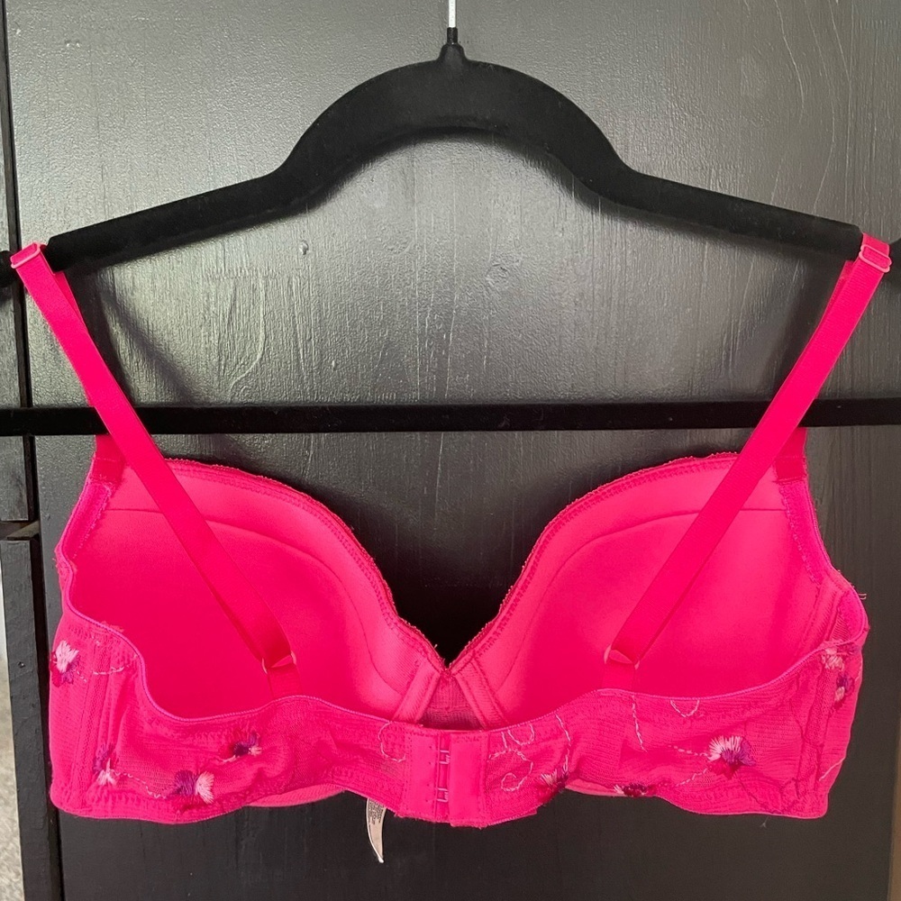 Victoria’s Secret Lined Demi Pink Embroidered Bra with sequins, 34C - Picture 4 of 4